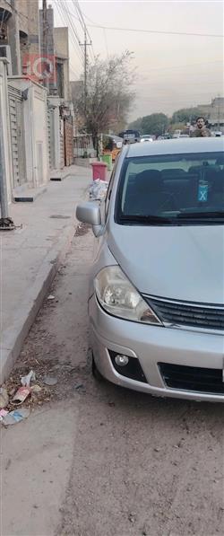 نيسان فيرسا
